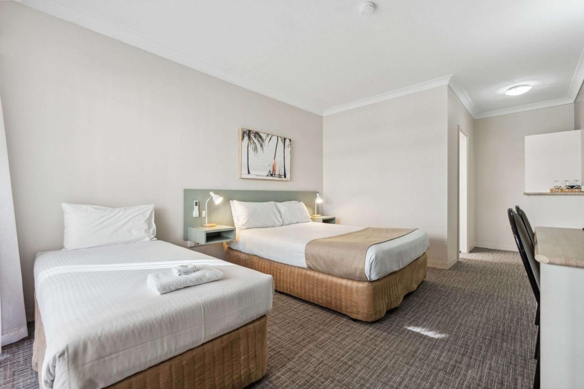 Econo Lodge Dockside Glenelg Adelaide Bagian luar foto