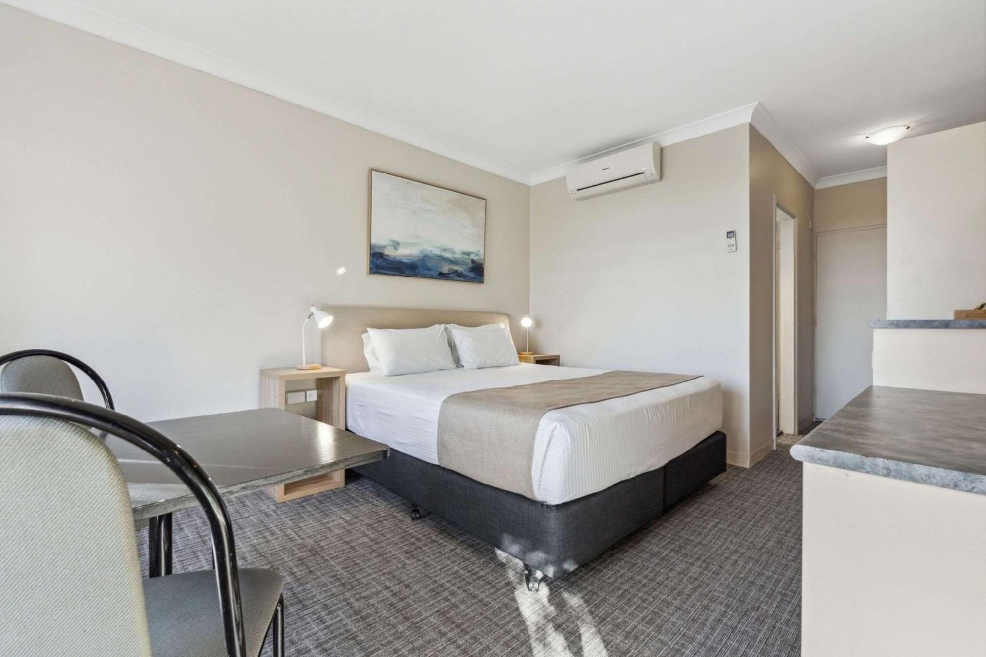 Econo Lodge Dockside Glenelg Adelaide Bagian luar foto