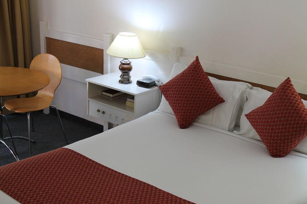 Econo Lodge Dockside Glenelg Adelaide Bagian luar foto