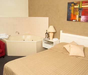 Econo Lodge Dockside Glenelg Adelaide Bagian luar foto