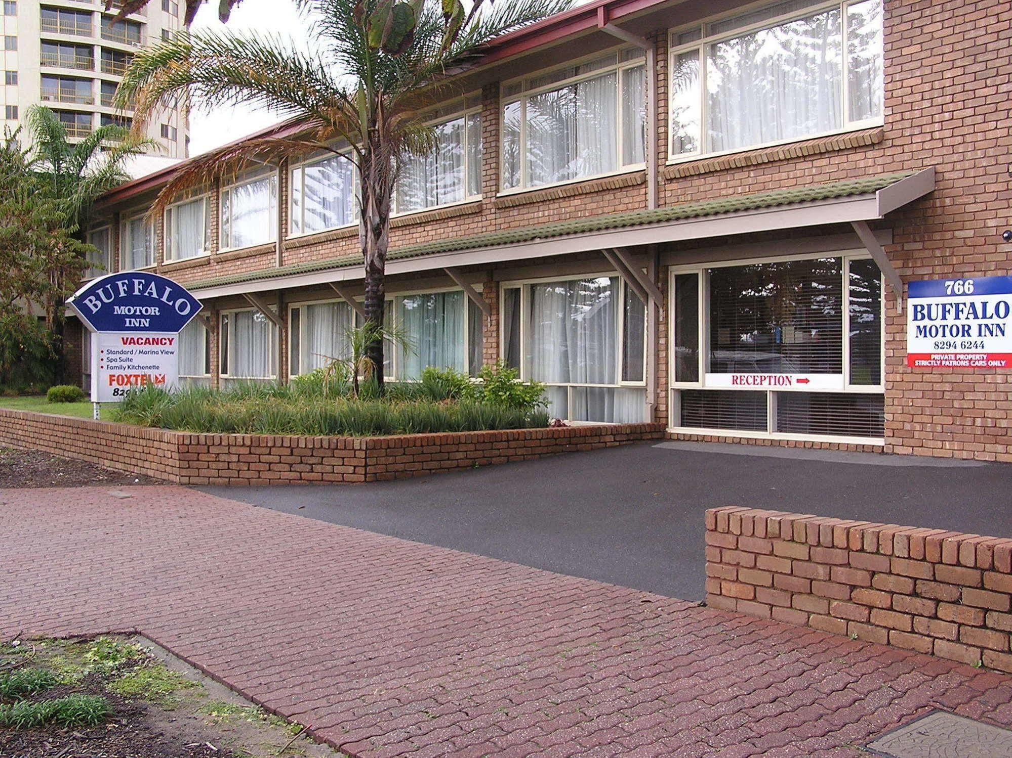 Econo Lodge Dockside Glenelg Adelaide Bagian luar foto