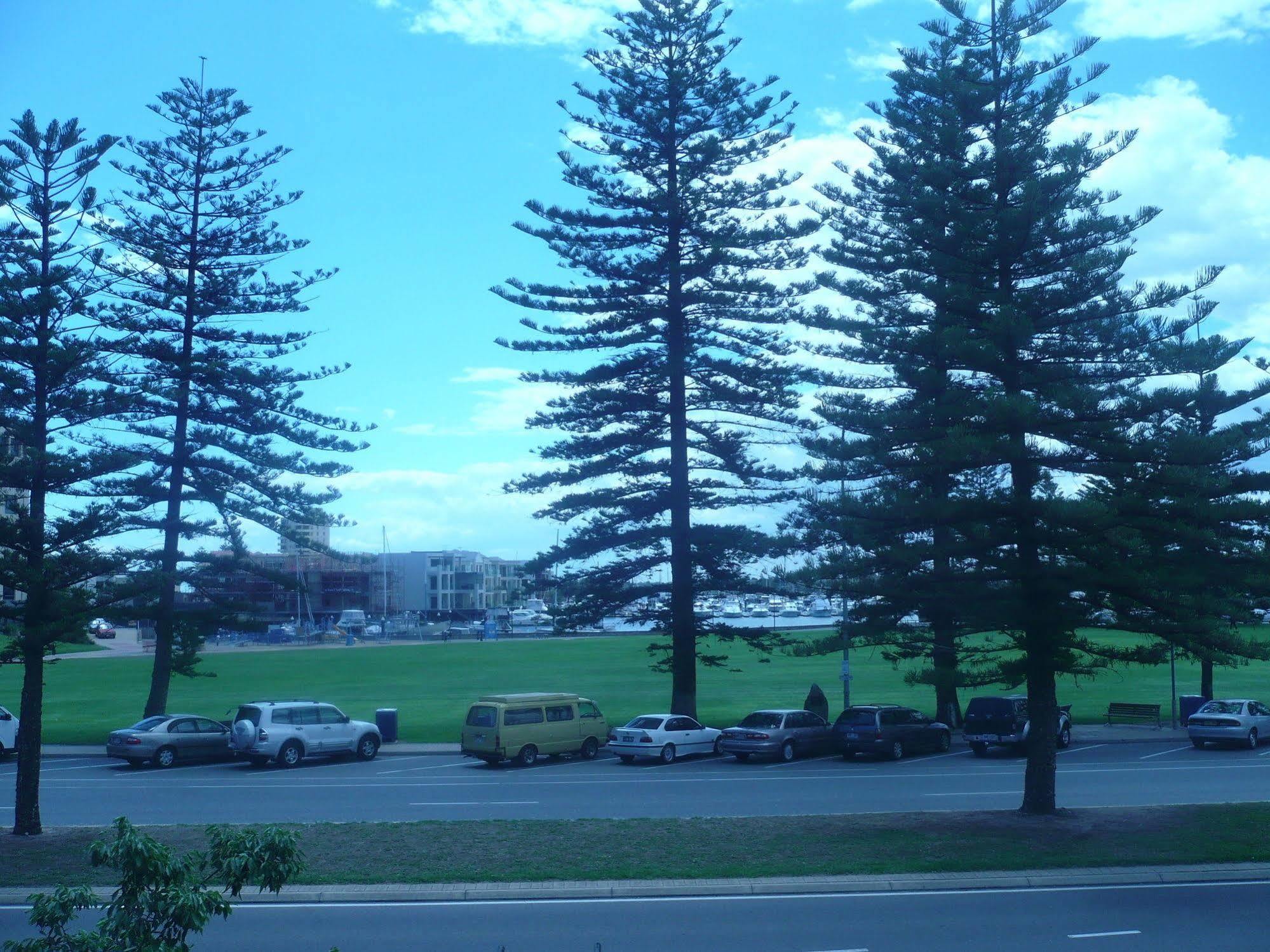 Econo Lodge Dockside Glenelg Adelaide Bagian luar foto