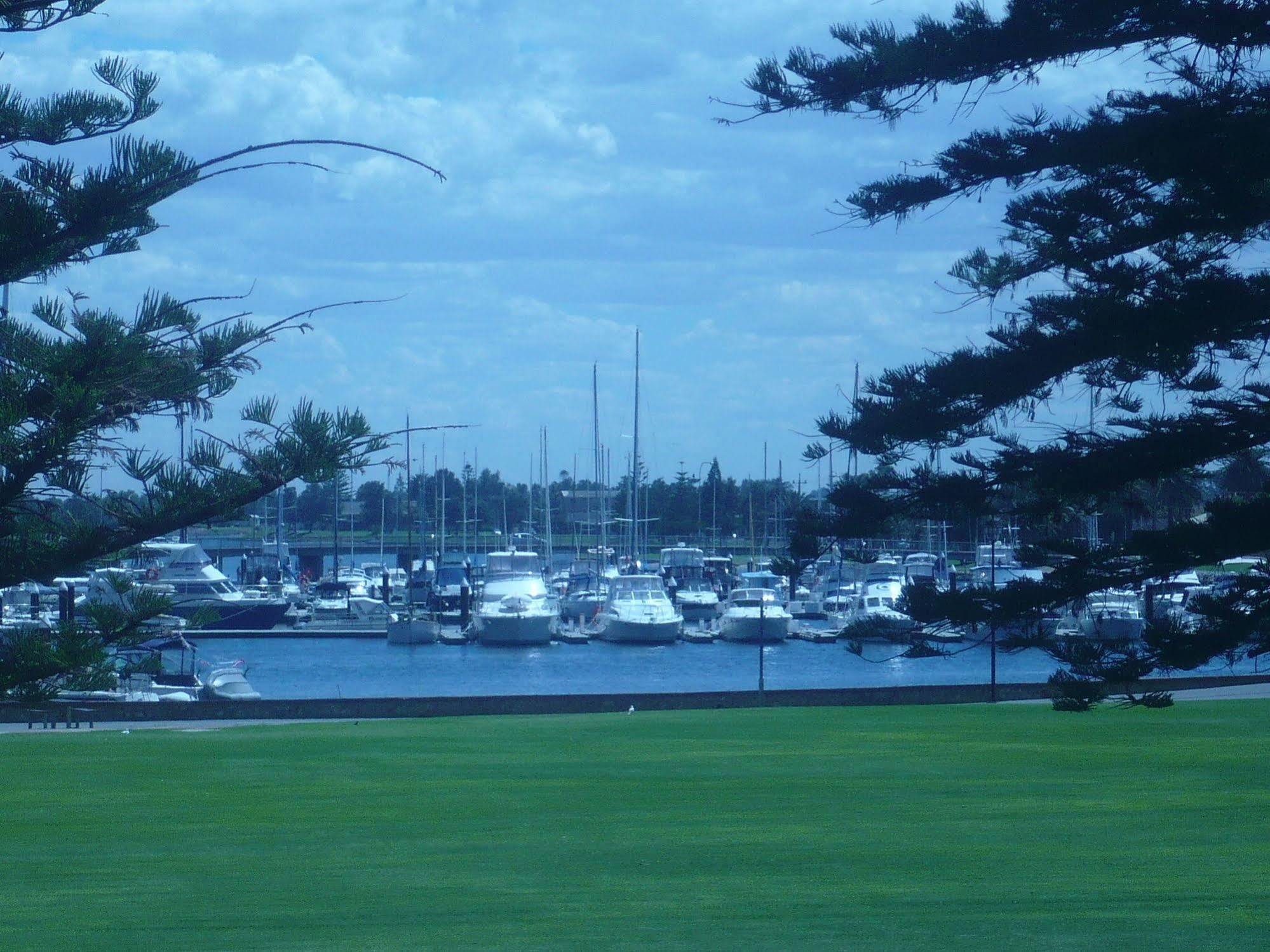 Econo Lodge Dockside Glenelg Adelaide Bagian luar foto
